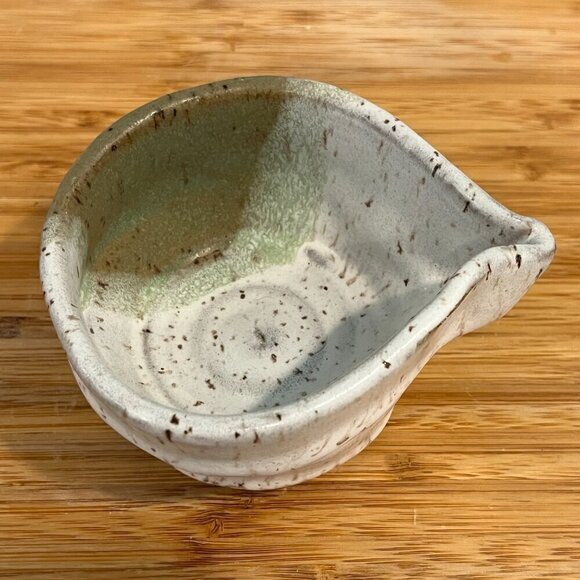 Handmade Art Pottery Bowl Freeform Pouring Bowl Brown Cream Green Speckle Spout - Picture 2 of 6